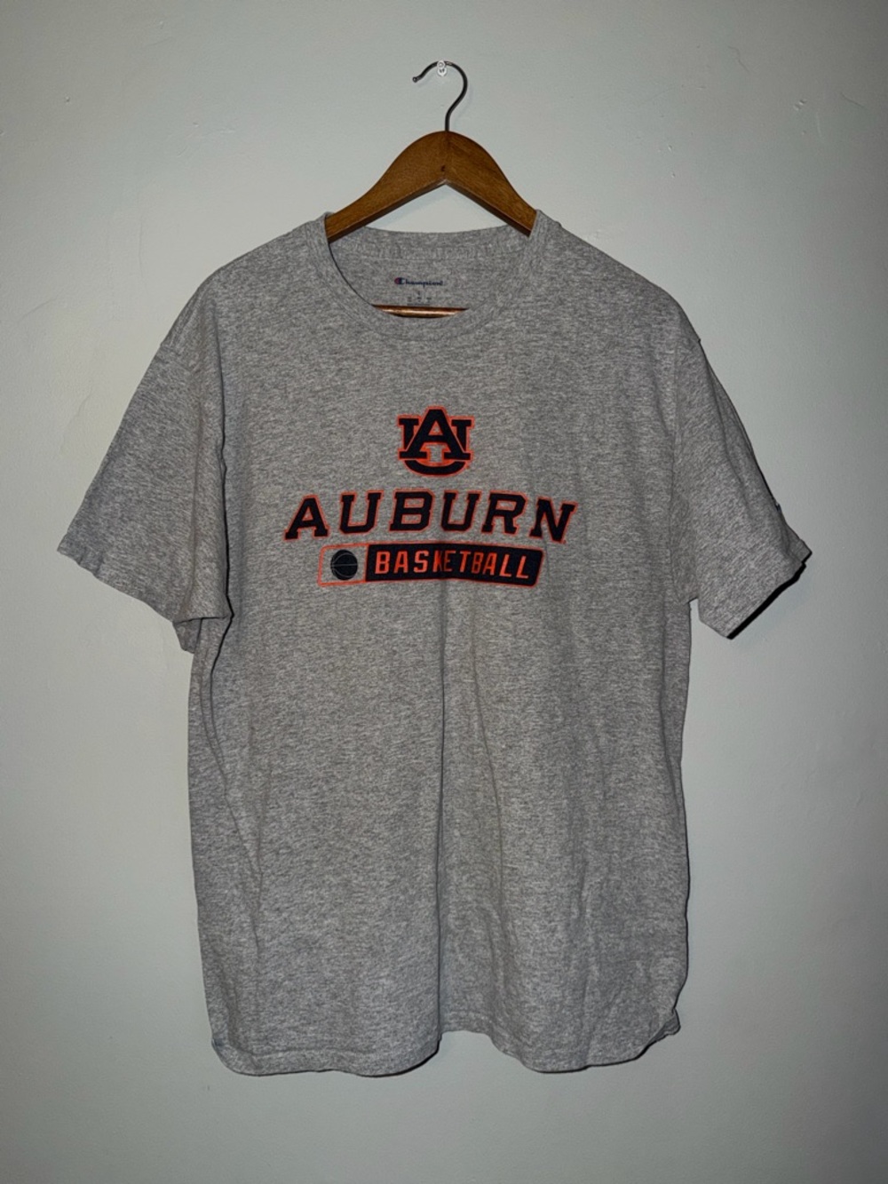 Auburn Basketball Men’s Short Sleeve Tee Size Large